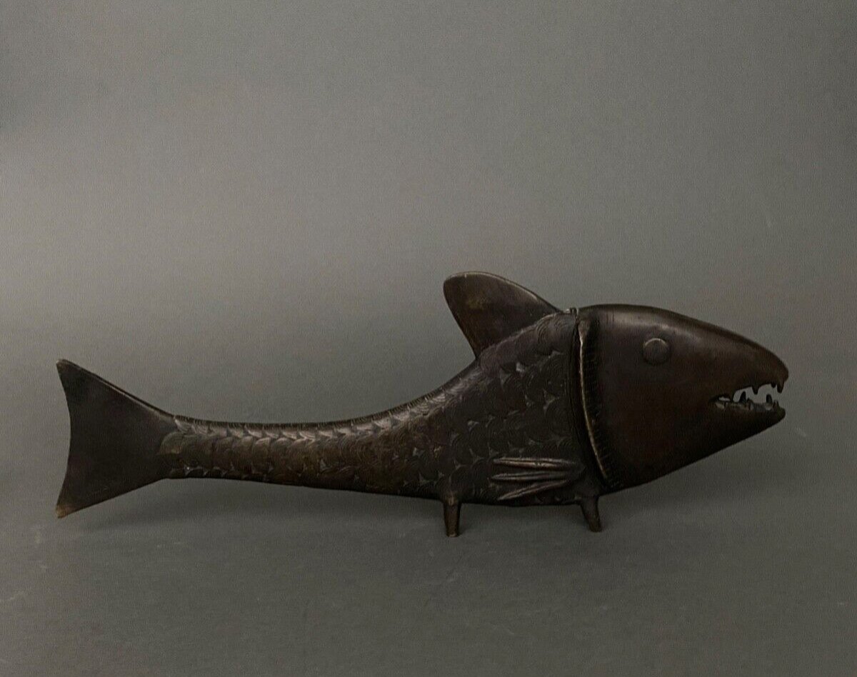 Sculpture en bronze Japon représentant une carpe poisson XXe-photo-2
