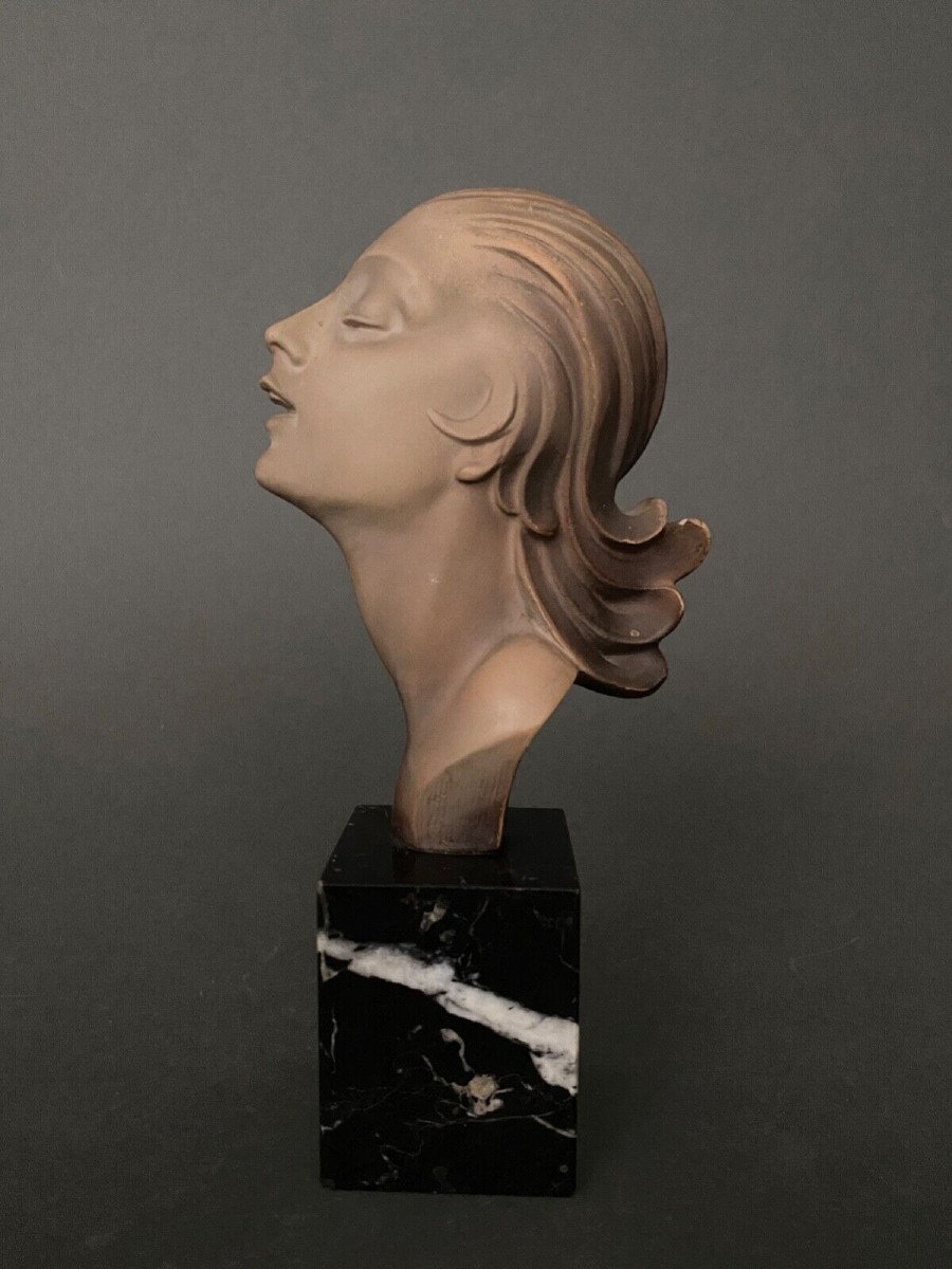 Profile Of A Woman 1930 In Terracotta On A Black Marble Base 20th Century