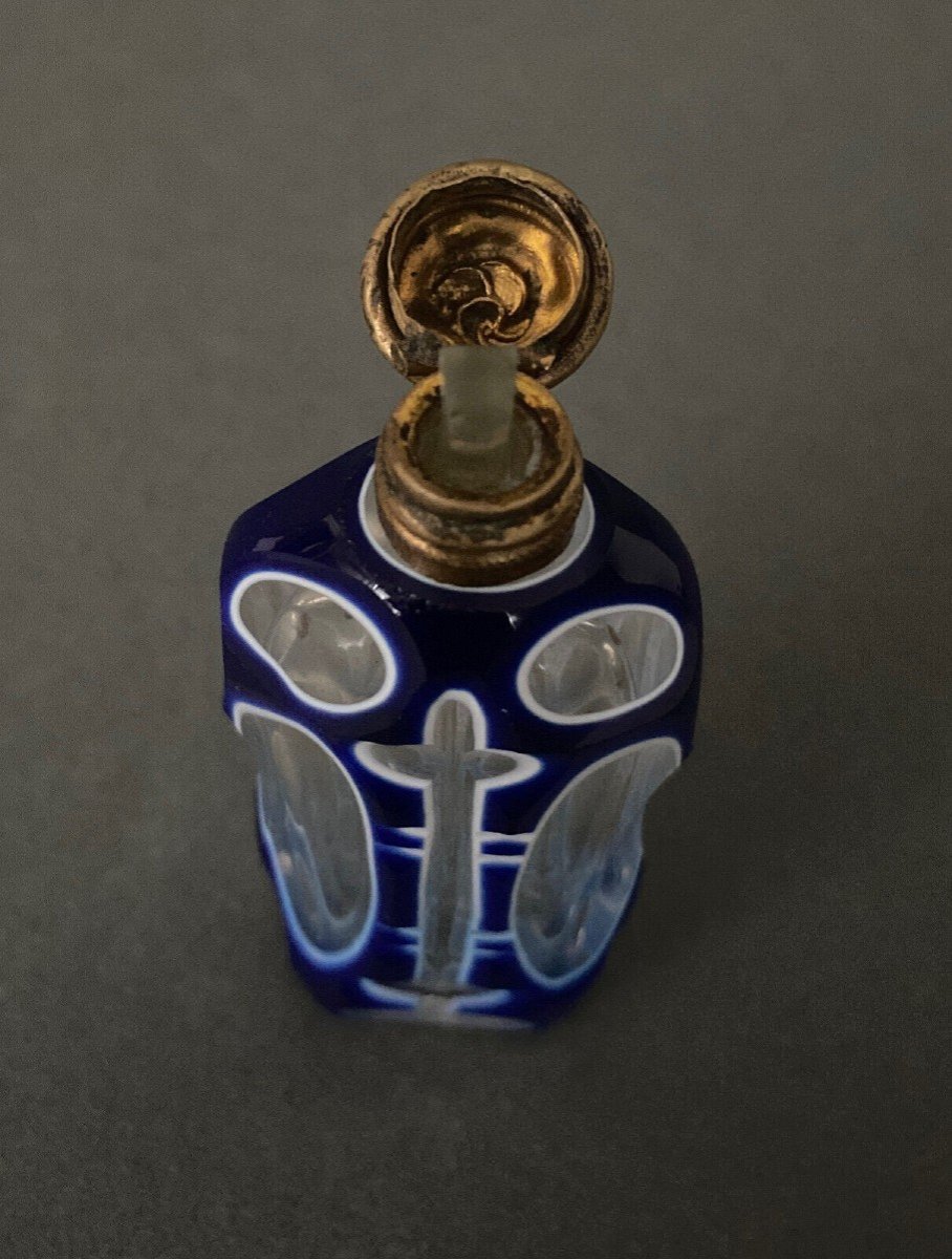 Flacon à sels en verre bleu de forme balustre XIXe-photo-5