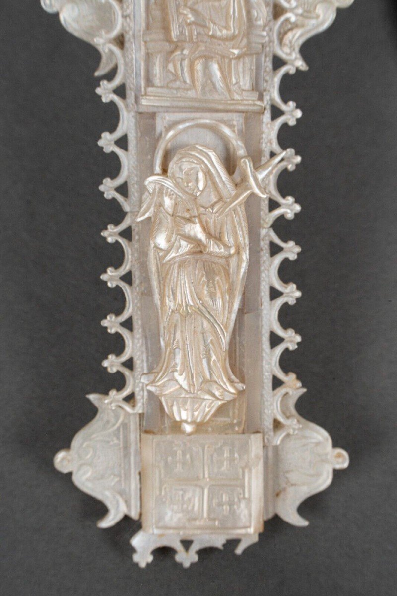 19th Century Mother-of-pearl Crucifix With Characters On The Cross And Biblical Scenes-photo-1
