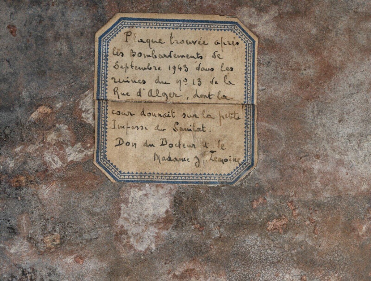 Pierre gravée ardoise datée de 1779 ornementée de noms de donateurs-photo-1