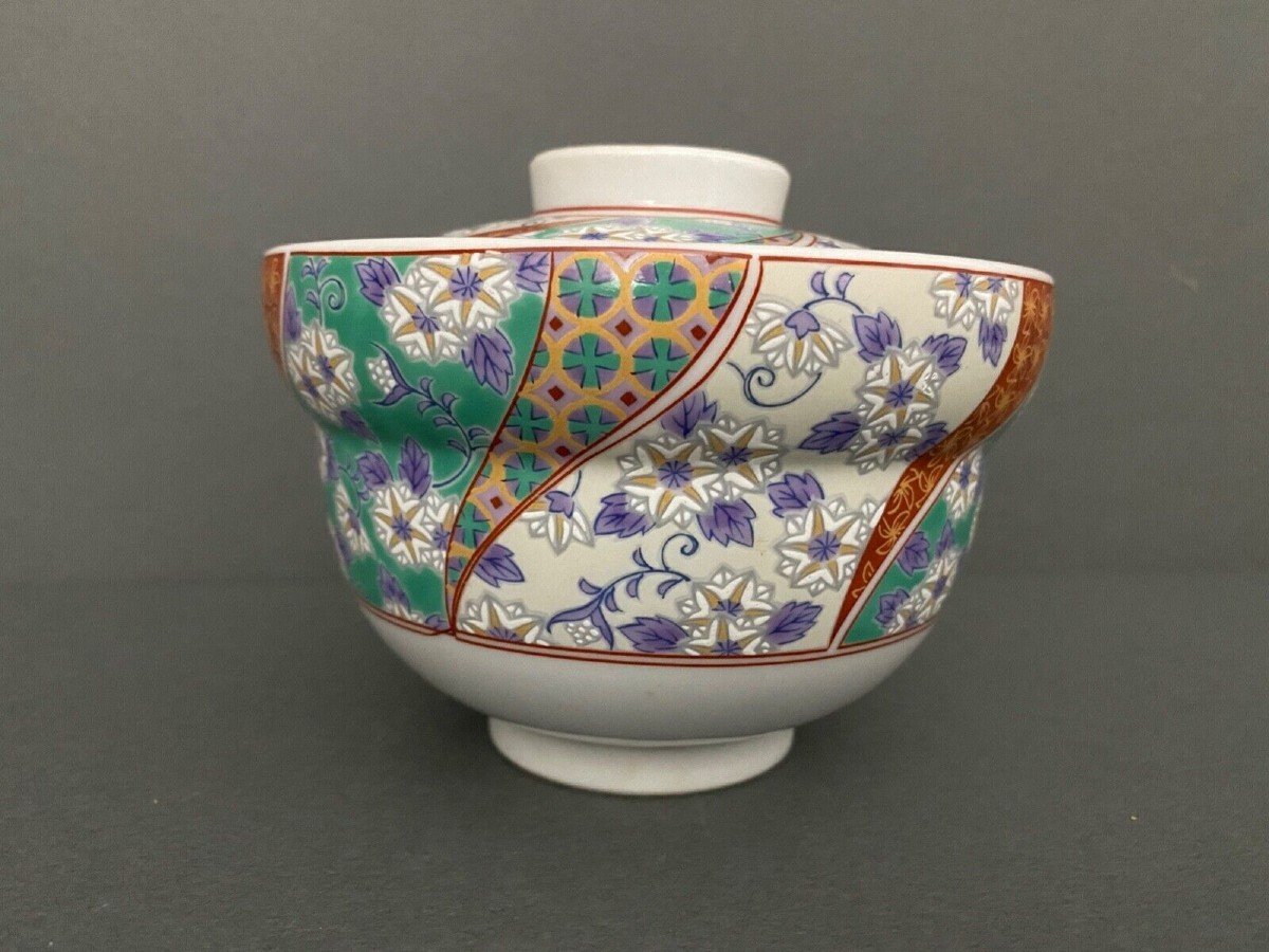 Pot couvert en porcelaine de Chine marquage rouge XXe décor floral-photo-4