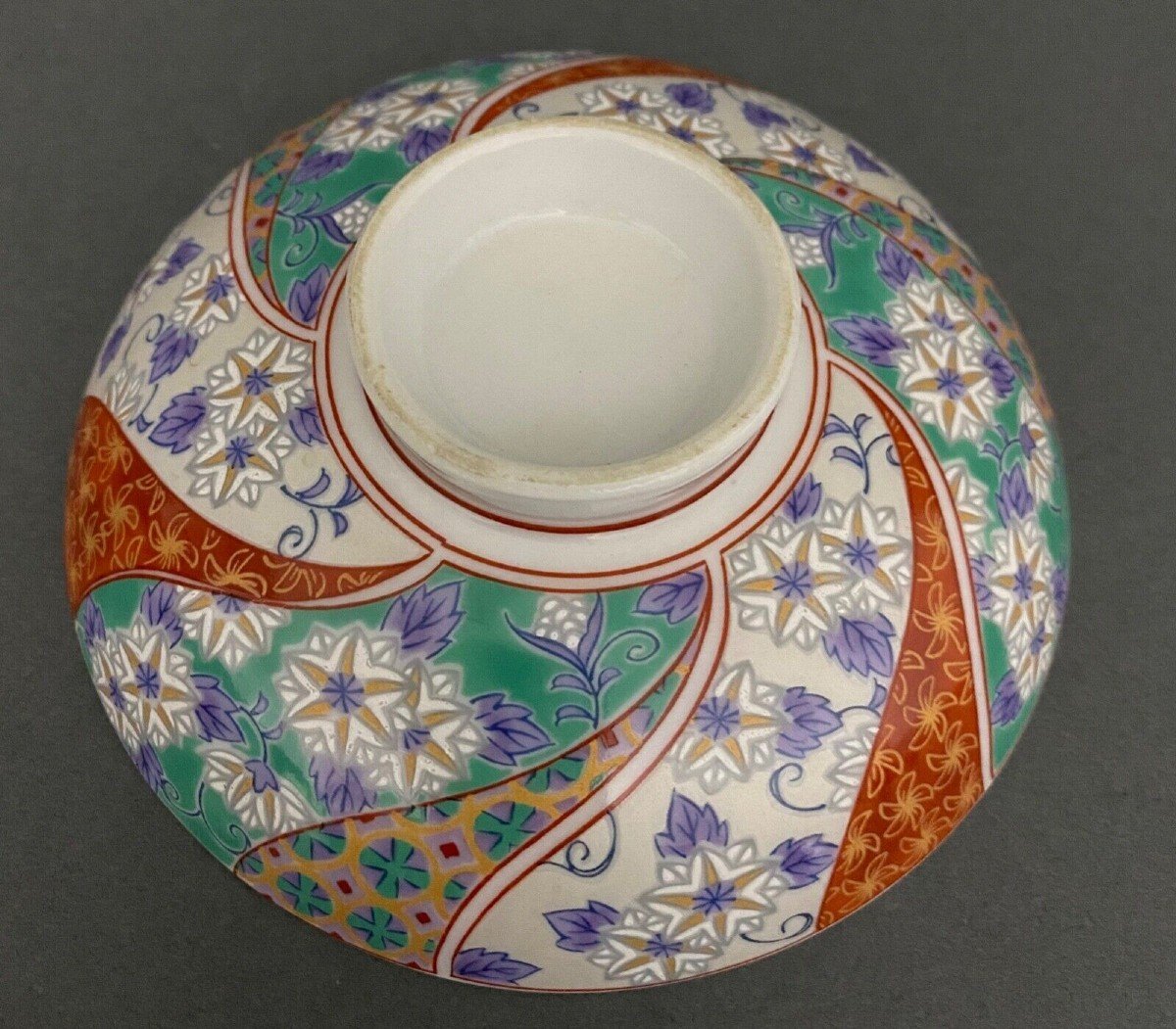 Pot couvert en porcelaine de Chine marquage rouge XXe décor floral-photo-4