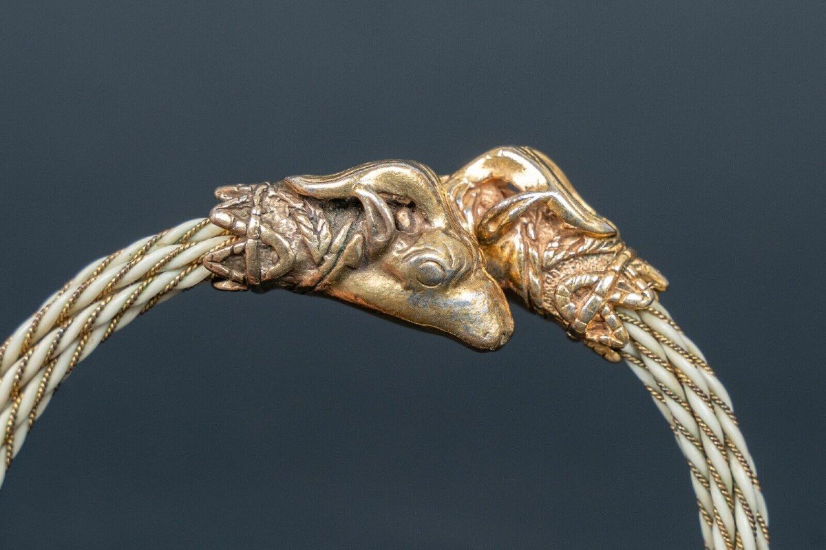 Bracelet jonc en métal doré orné de deux têtes de bélier cordage début XXe-photo-3