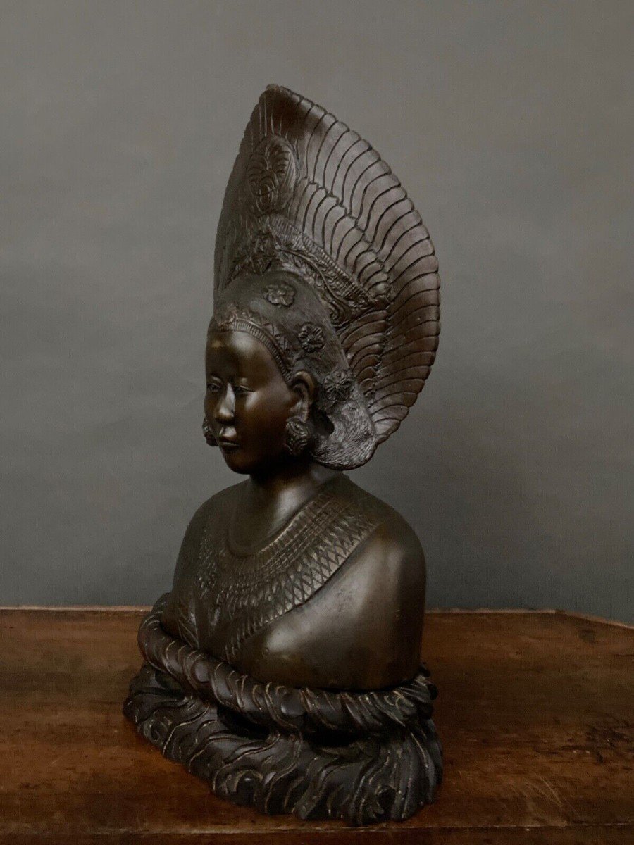 Bust Of Indochinese Balinese Dancer Crowned Bronze Peacock Wheel-photo-2