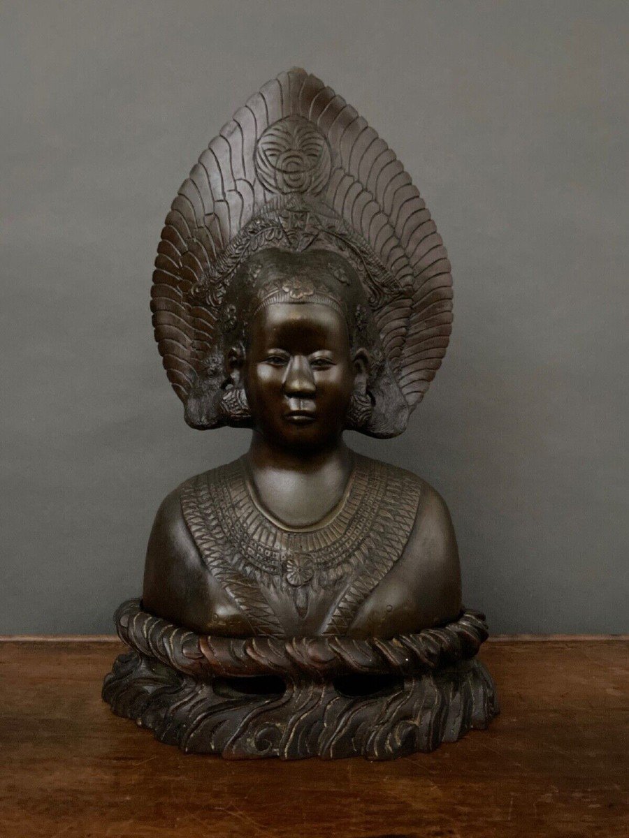 Bust Of Indochinese Balinese Dancer Crowned Bronze Peacock Wheel