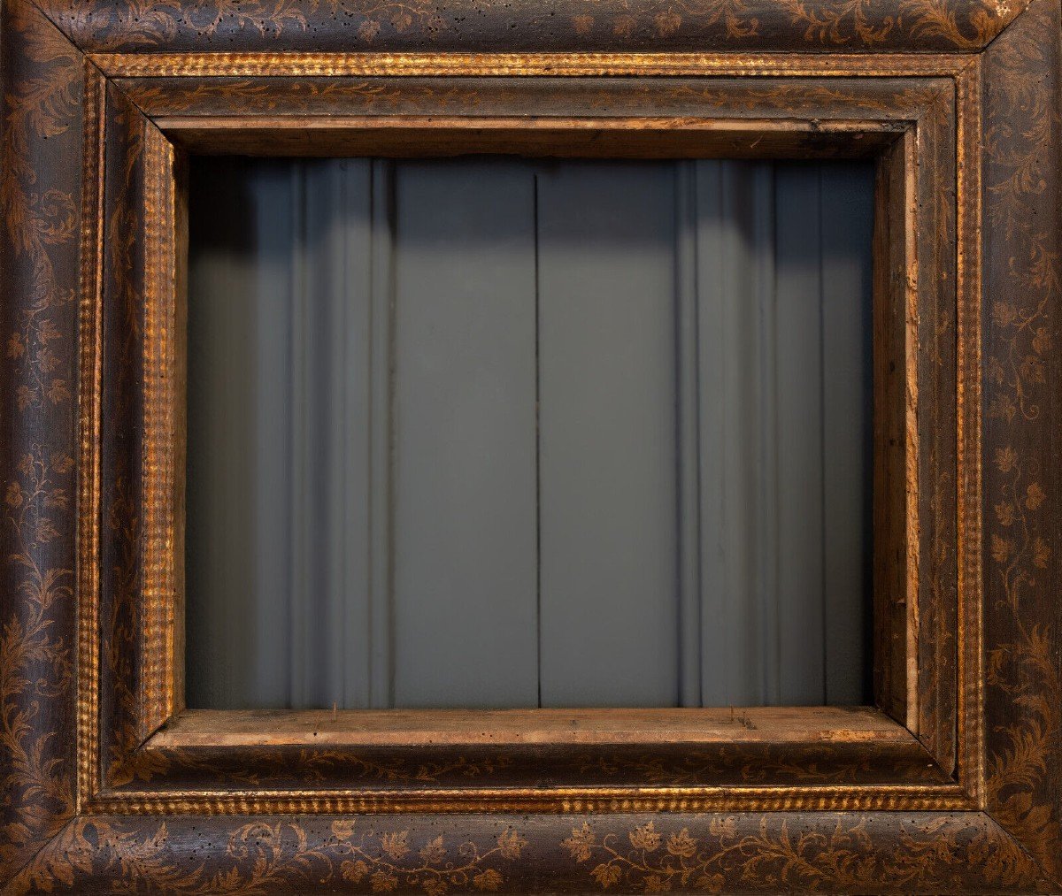 17th Century Frame Decorated With Foliage With Illuminations Italy-photo-1