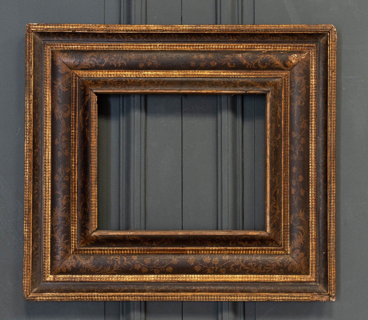 17th Century Frame Decorated With Foliage With Illuminations Italy