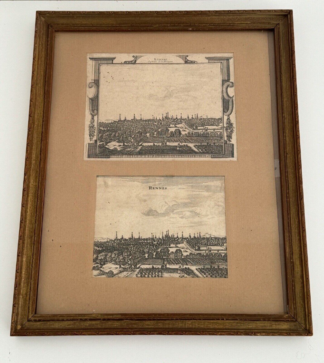 Deux gravures du XVIIIe représentant Rennes dans cadre baguette