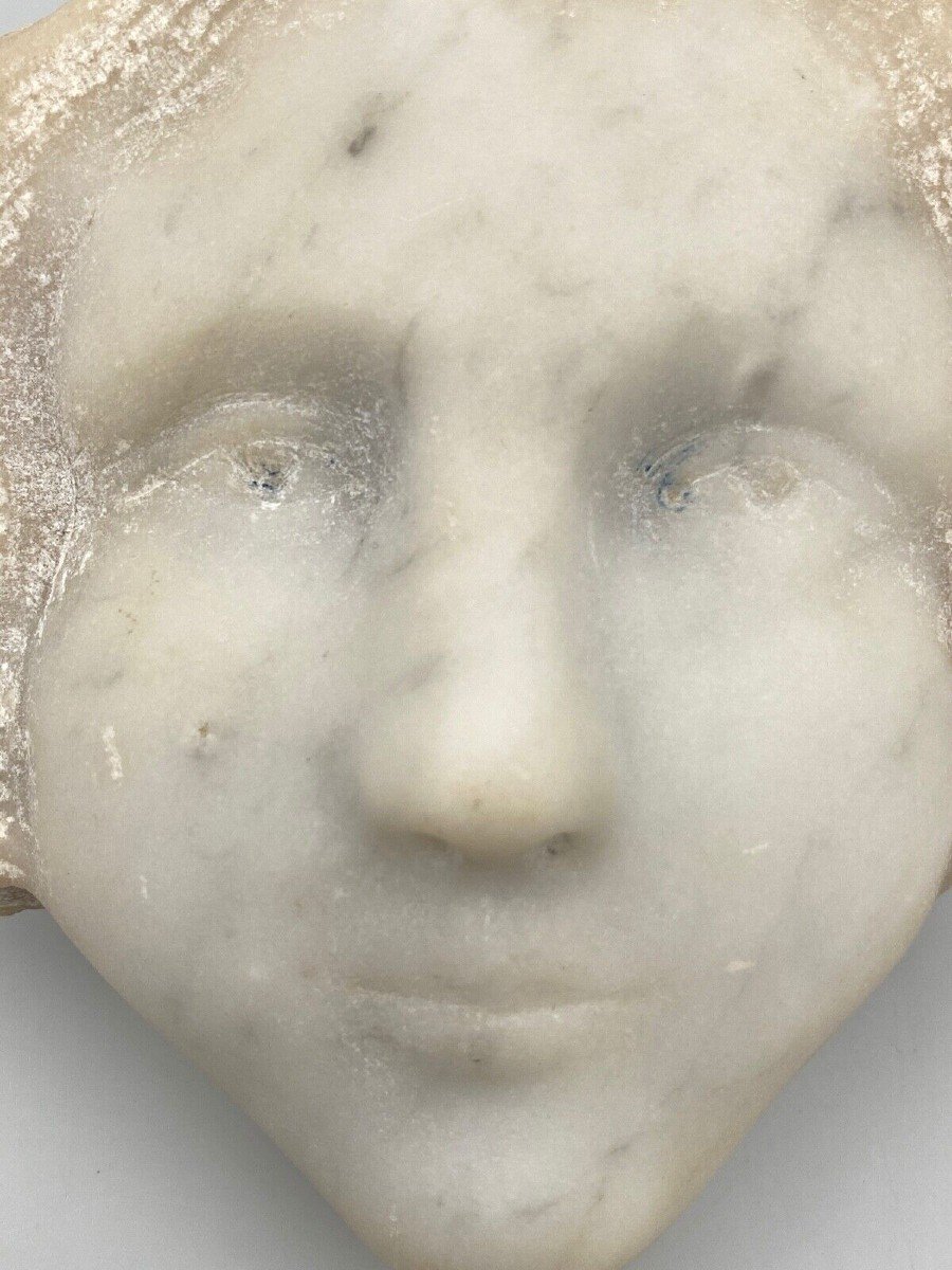 Tête de jeune fille en marbre dans le goût de la Haute Époque XXe sculpture-photo-4