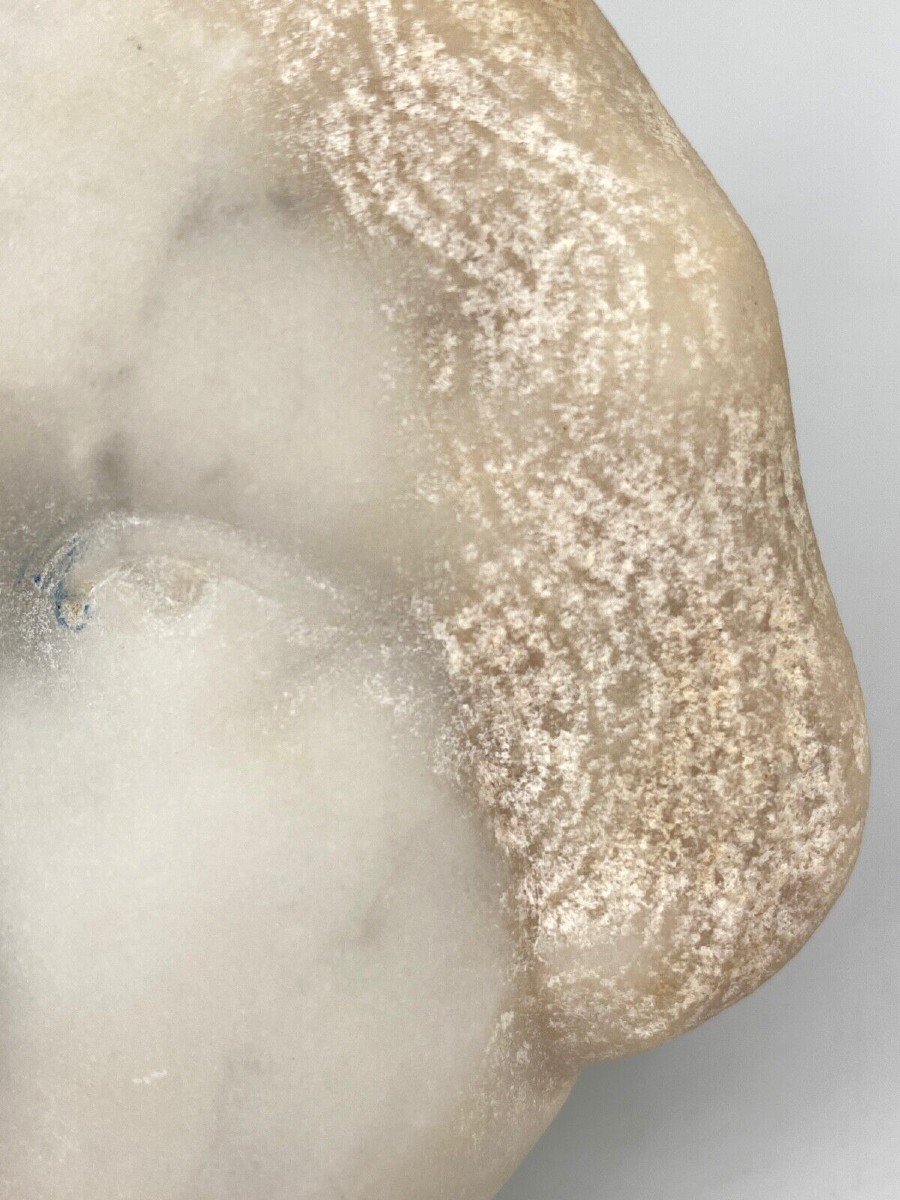 Tête de jeune fille en marbre dans le goût de la Haute Époque XXe sculpture-photo-3