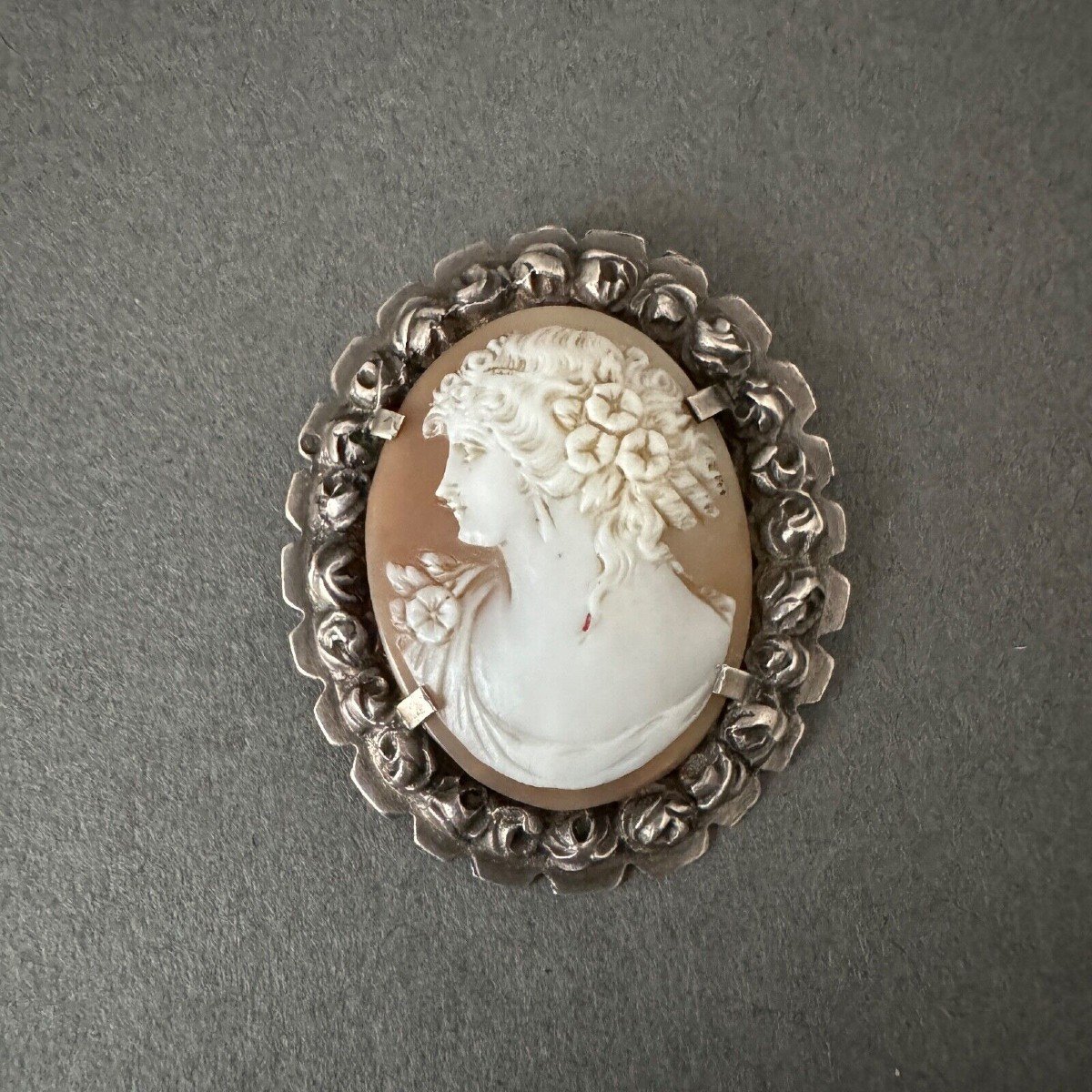 Late 19th Century Brooch Cameo Representing A Woman's Profile In Antique Style-photo-2