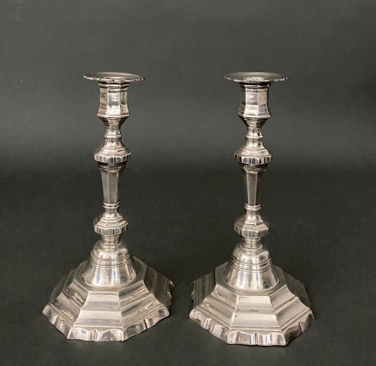 Paire de bougeoirs en bronze argenté style Louis XV maison Christofle XIXe-photo-2