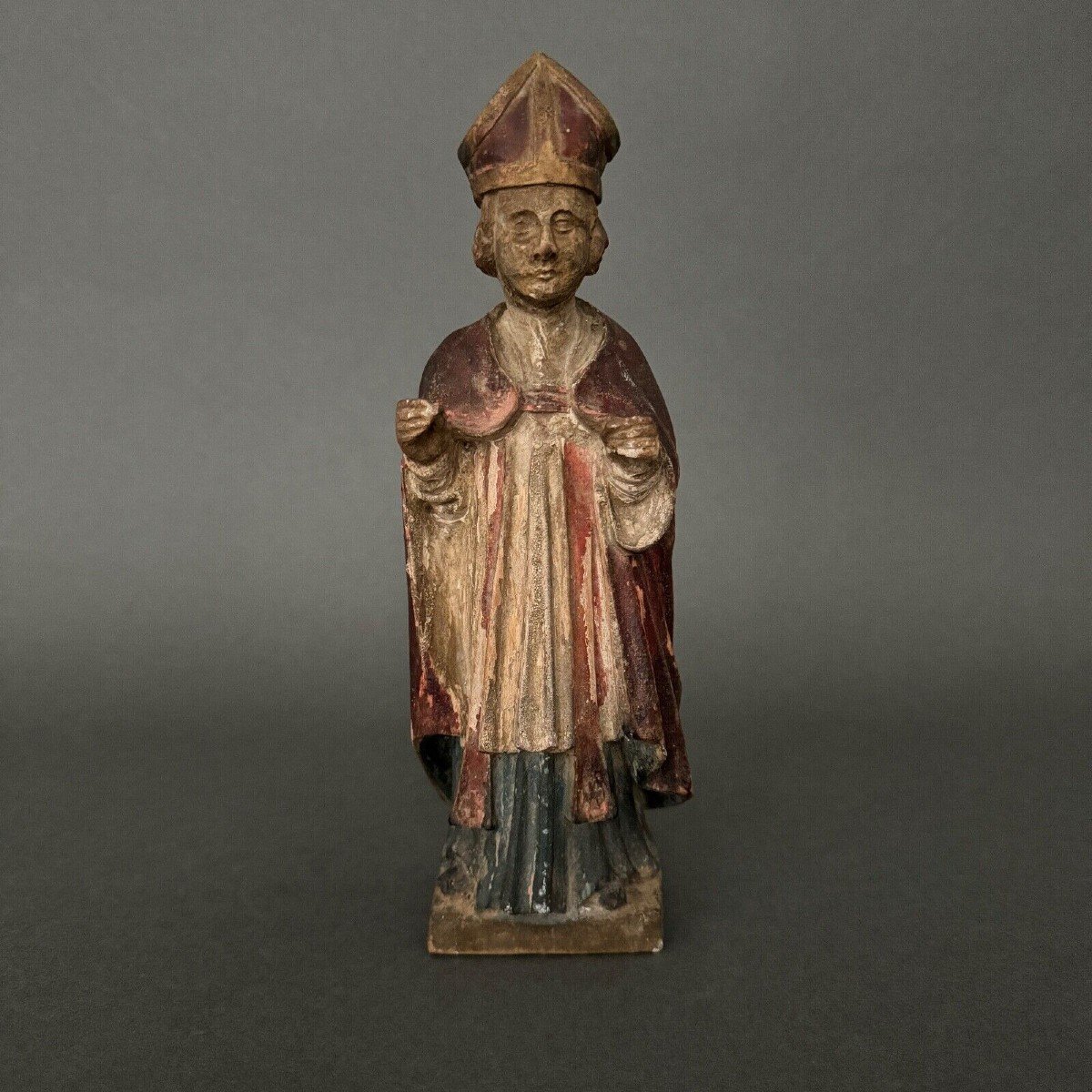 Wooden Sculpture Representing A Polychrome 17th Century Saint-photo-2