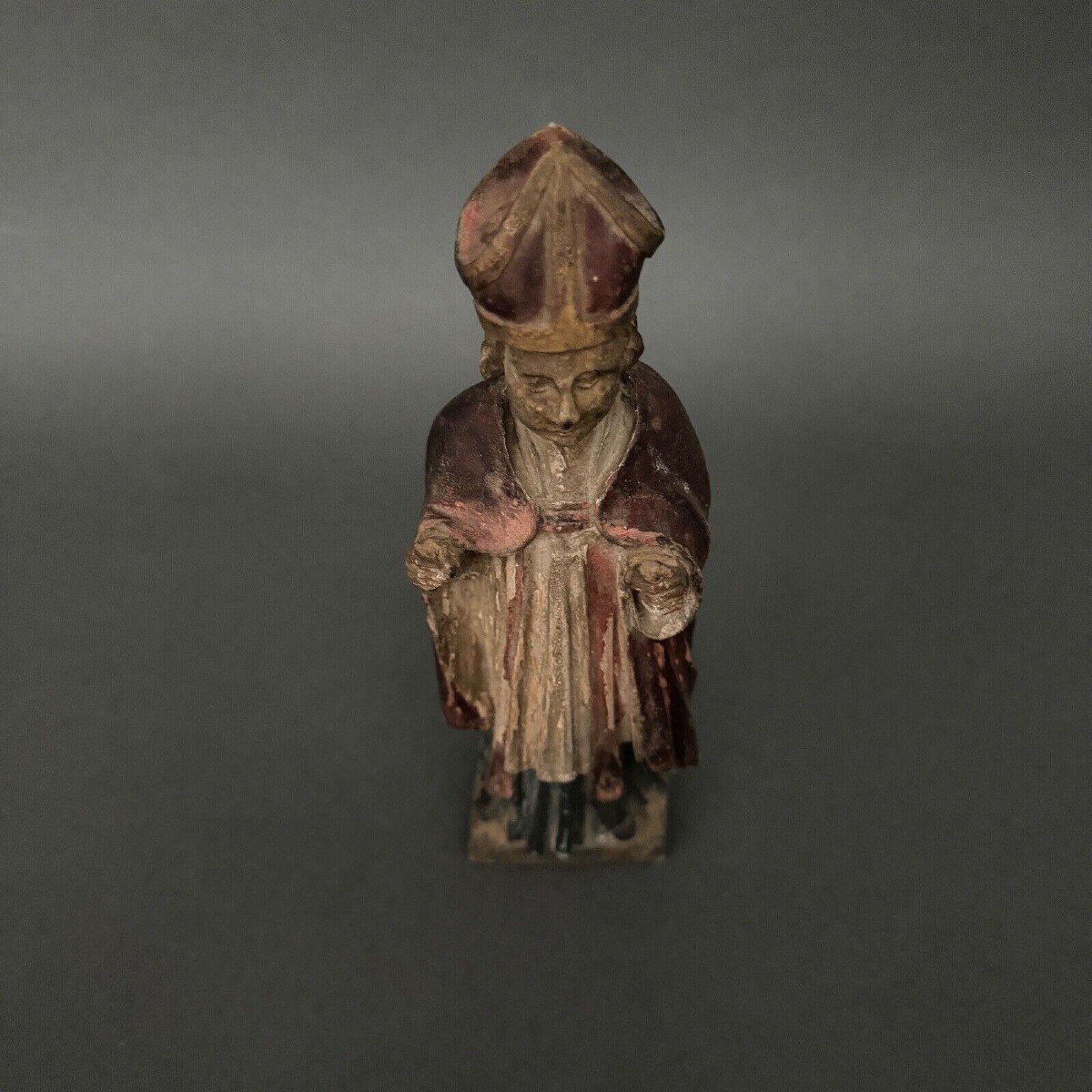 Wooden Sculpture Representing A Polychrome 17th Century Saint-photo-4