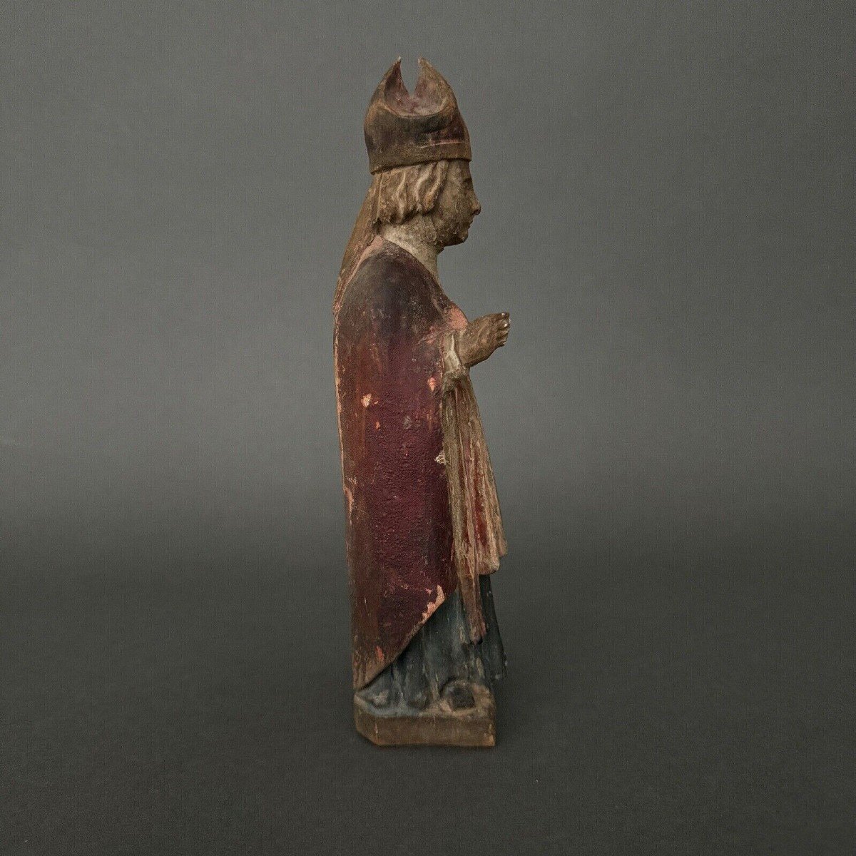 Wooden Sculpture Representing A Polychrome 17th Century Saint-photo-1