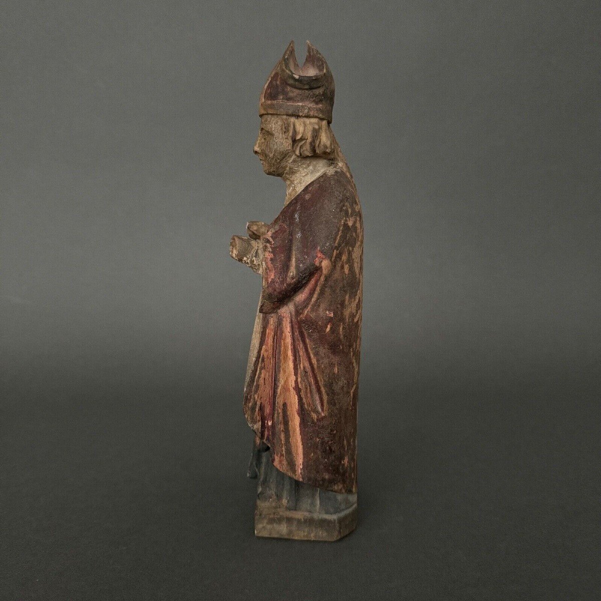 Wooden Sculpture Representing A Polychrome 17th Century Saint-photo-2
