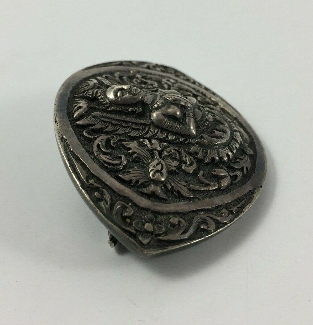 Broche à décor de Bouddha Inde en argent 24 grammes belle facture ancienne -photo-1