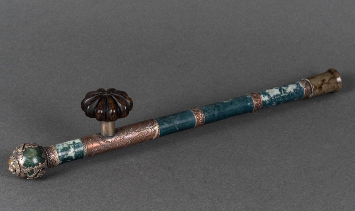 Pipe en pierre dure et métal argenté Chine tête de lion début XXe