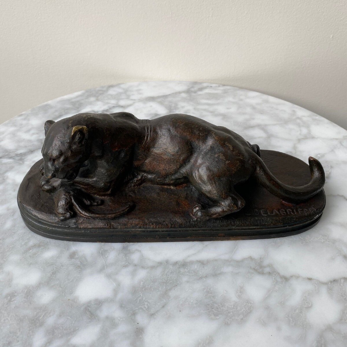 Lioness In Bronze By Edouard Delabrièrre Brown Patina-photo-2