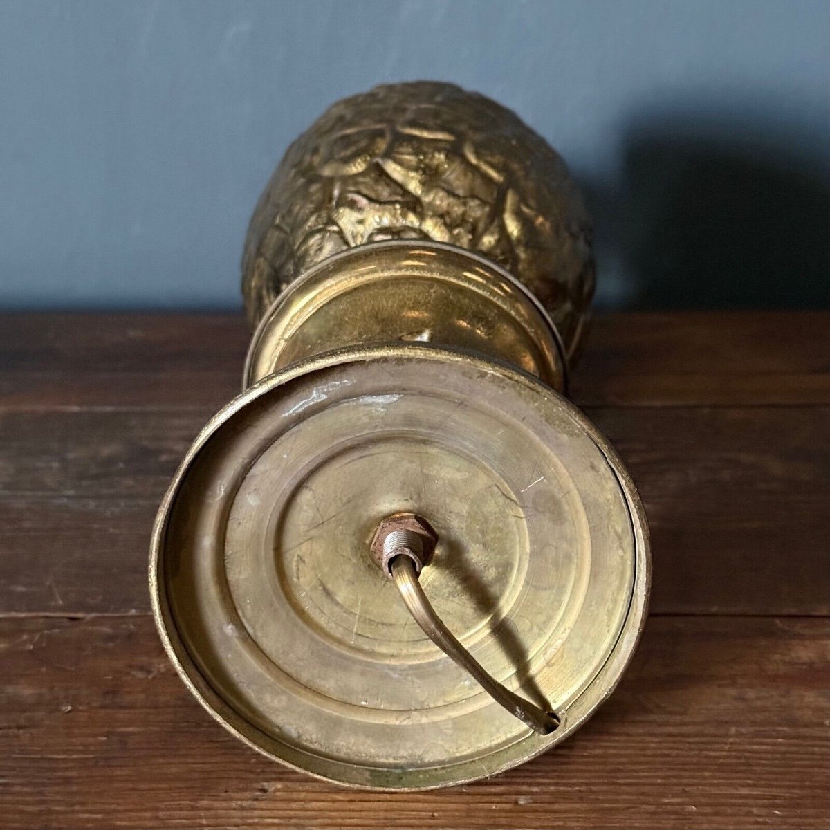 1980 Pineapple Lamp In Gold Metal-photo-4