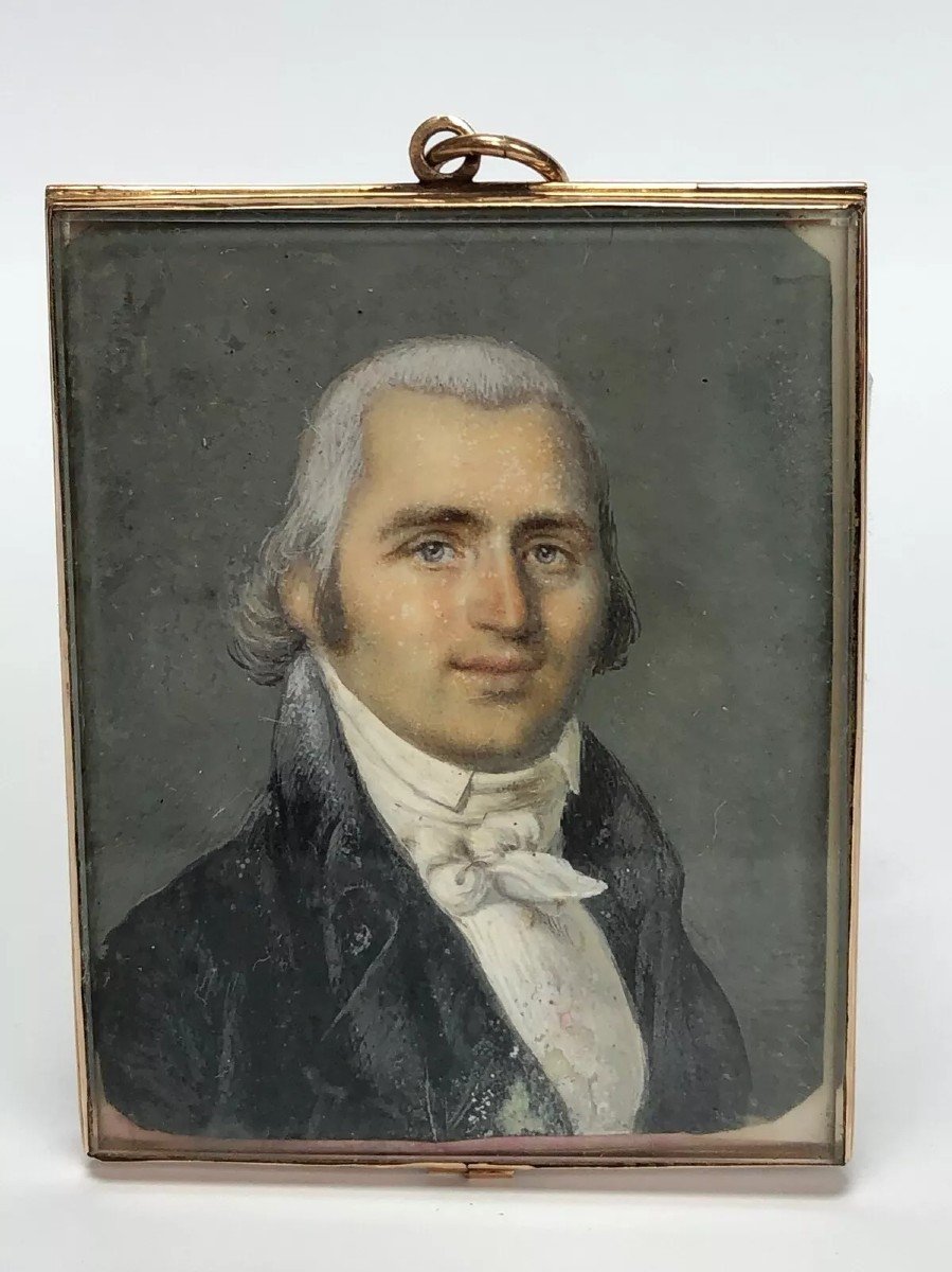 Miniature XVIIIe début XIXe homme en redingote peinte à la main travail de cheveux