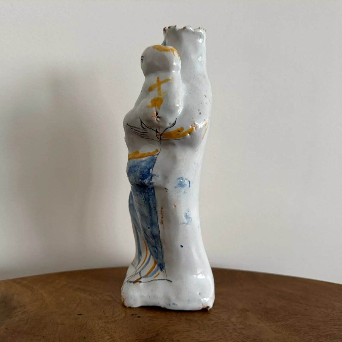 Vierge d'accouchée couronnée XVIIIe en faïence de Nevers-photo-2