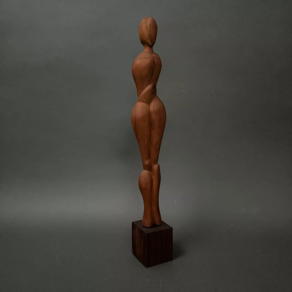 Sculpture en bois sculpté monoxyde femme par Calin Hentea XXe-photo-3