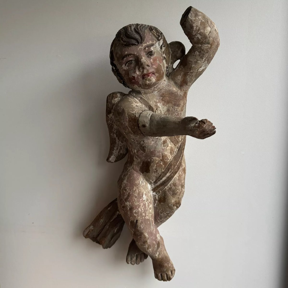 Angelot en bois sculpté polychrome XVIIe-photo-1