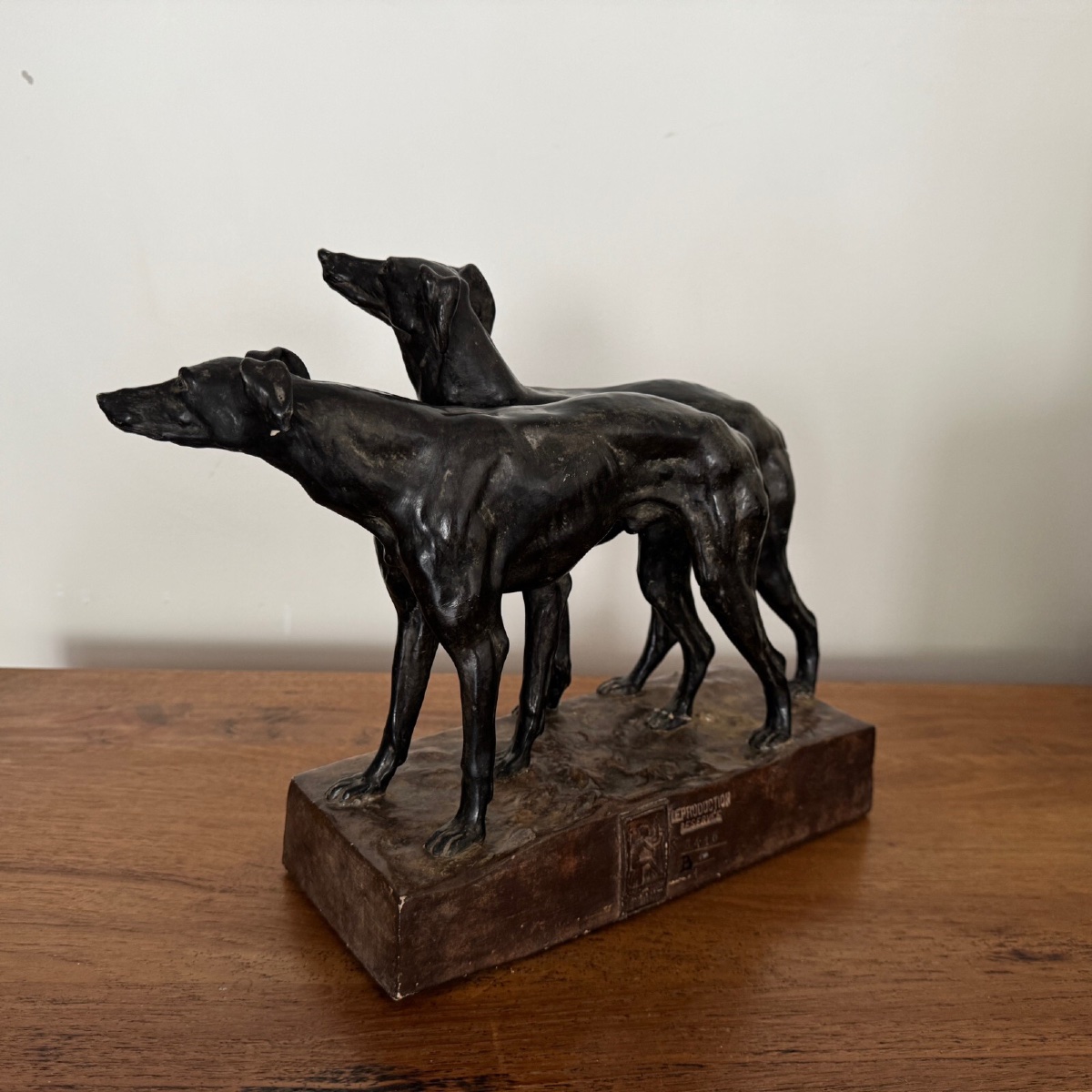 Patinated Plaster Statue Of 2 Greyhounds By Cha Pregue 20th Century-photo-1