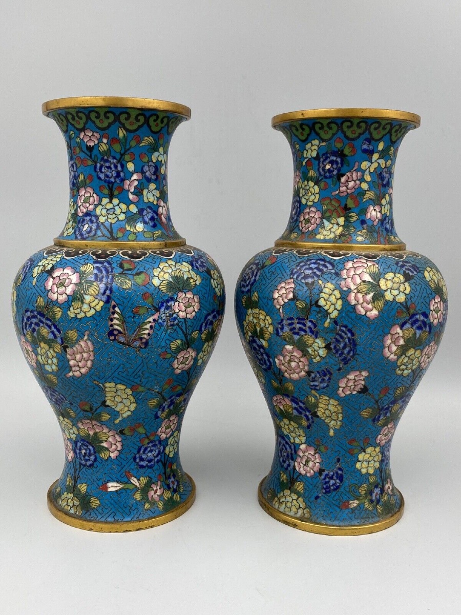 Pair Of 19th Century Chinese Cloisonné Vases With Floral Decoration-photo-2