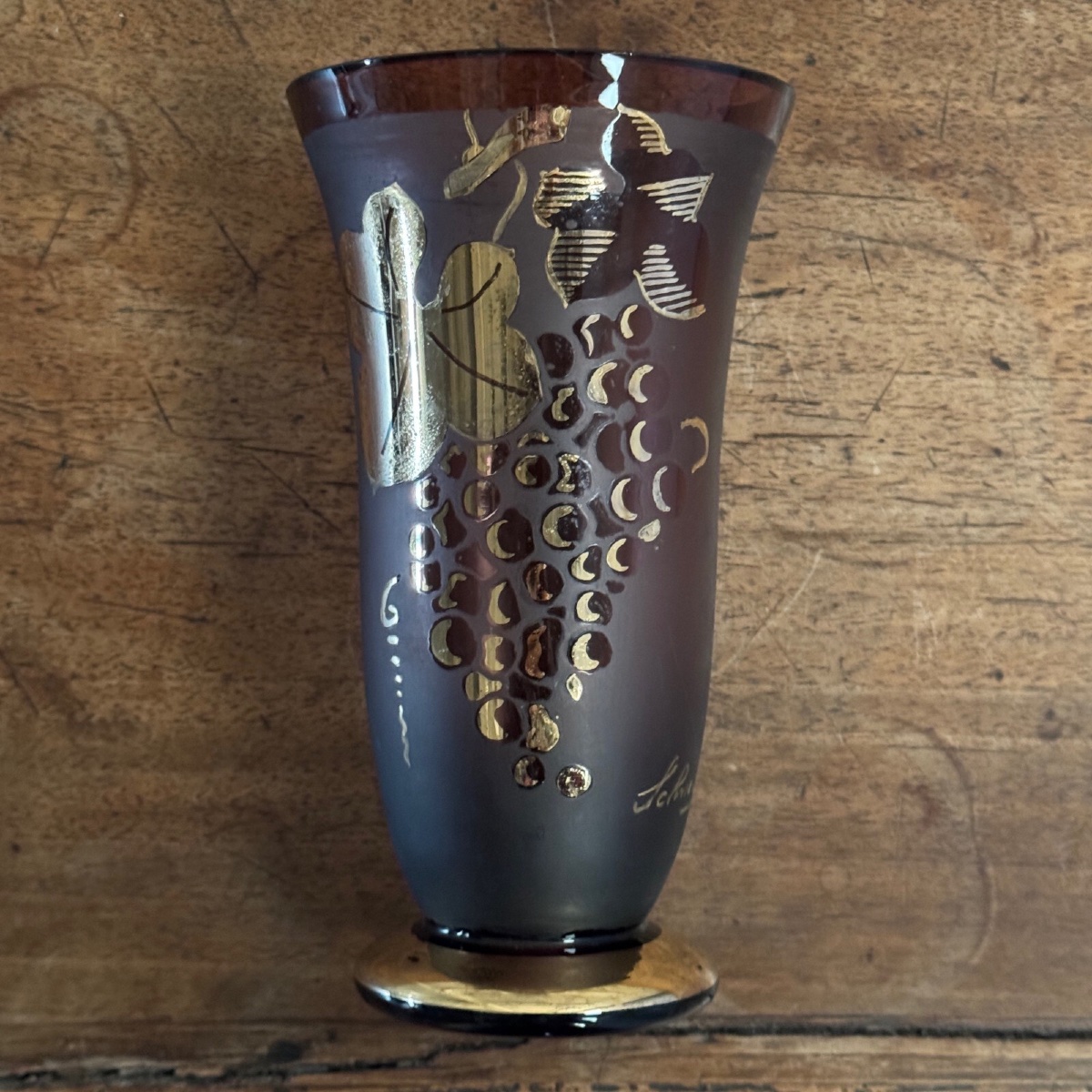 Frosted Shneider Vase With Pink Background Enhanced With Golden Vine Leaves-photo-2