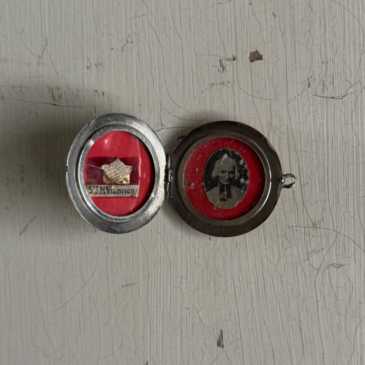 Reliquaire portatif en argent double face de saint Jean-Marie Vianney