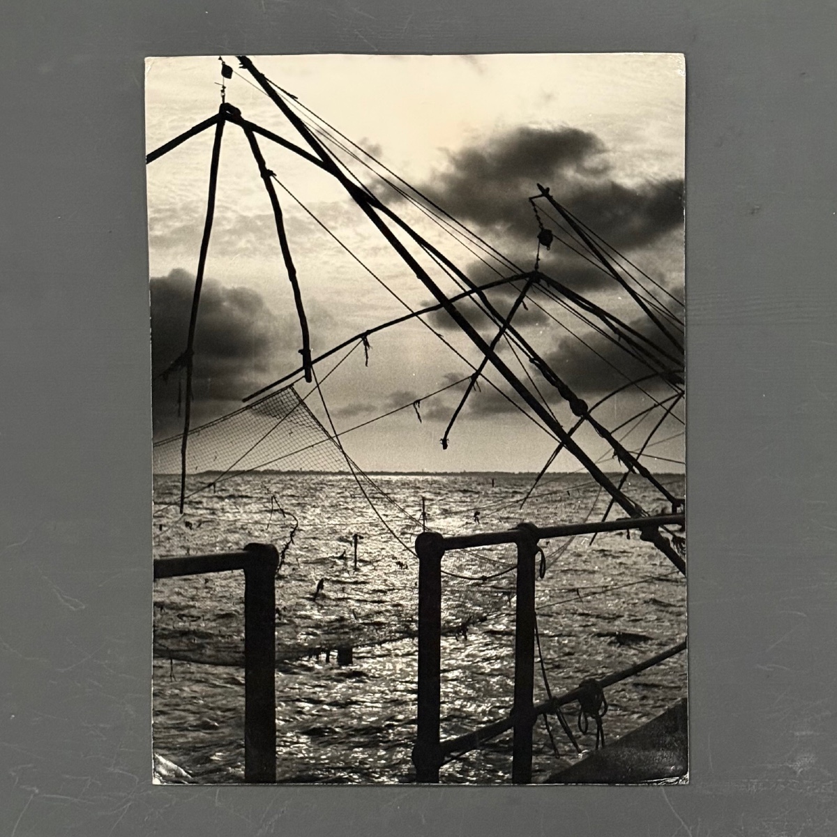 Photo noir et blanc intitulée Contre-jour par Robert Laporte XXe