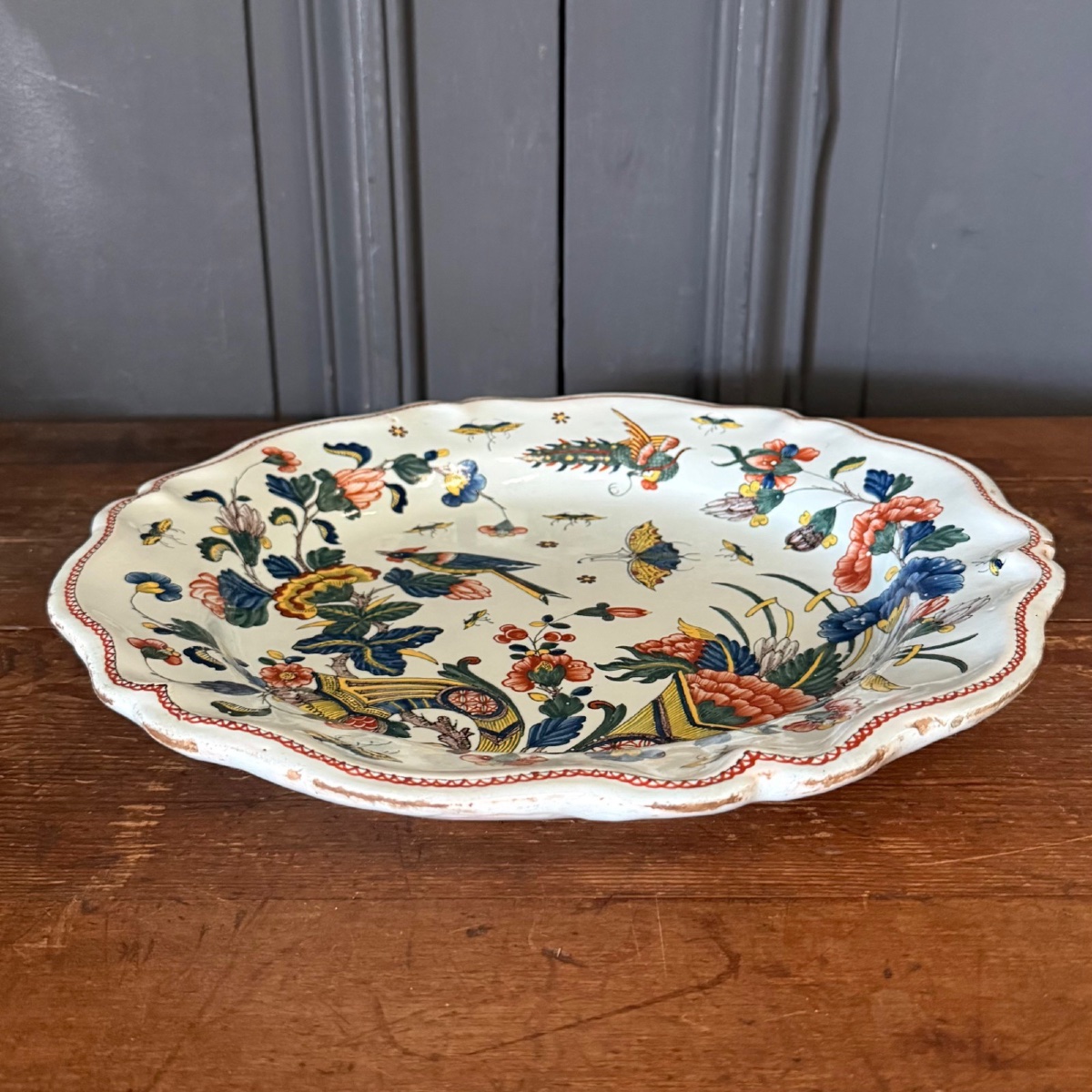 Grand plat en faïence de Rouen polychrome corne d'abondance XVIIIe-photo-3