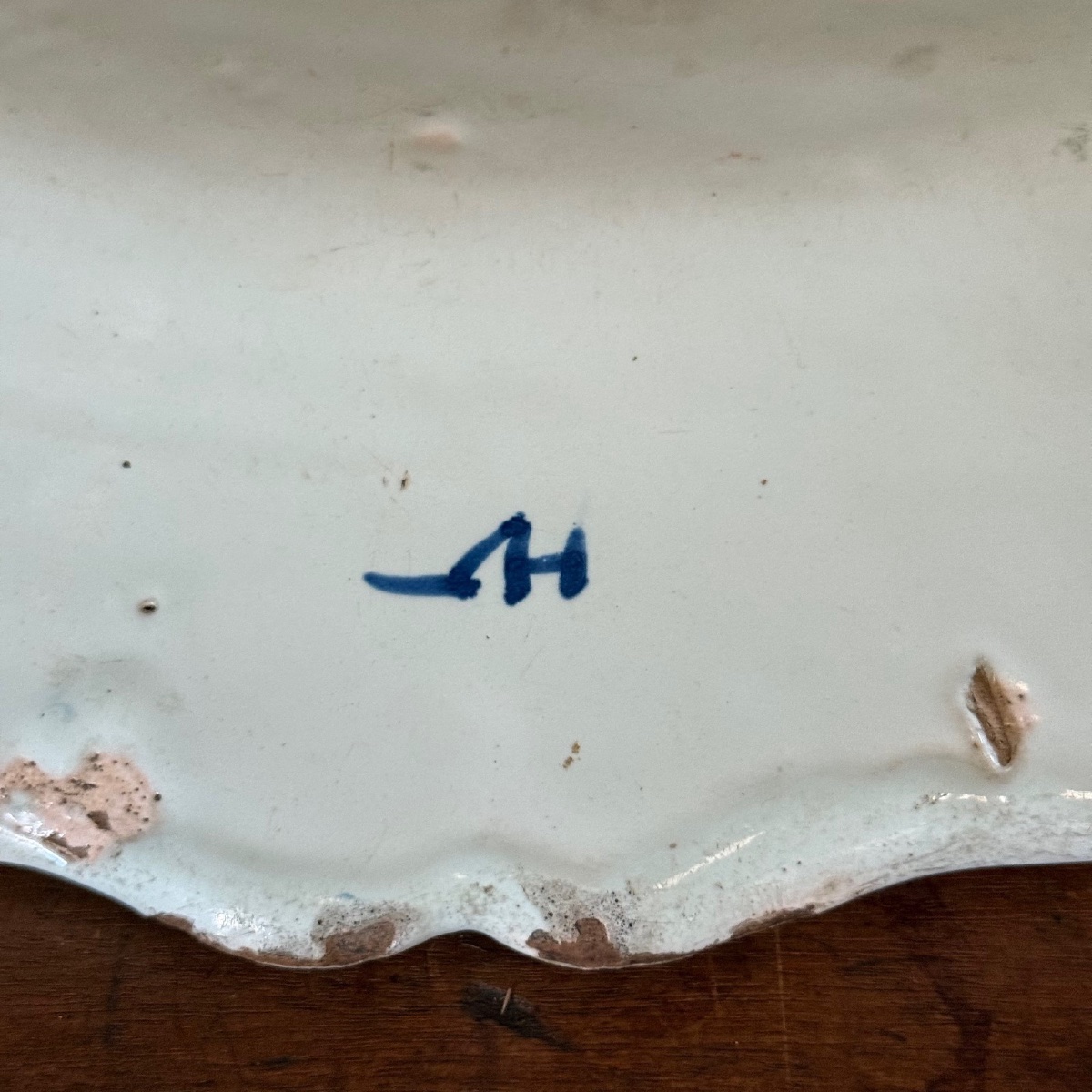 Grand plat en faïence de Rouen polychrome corne d'abondance XVIIIe-photo-8