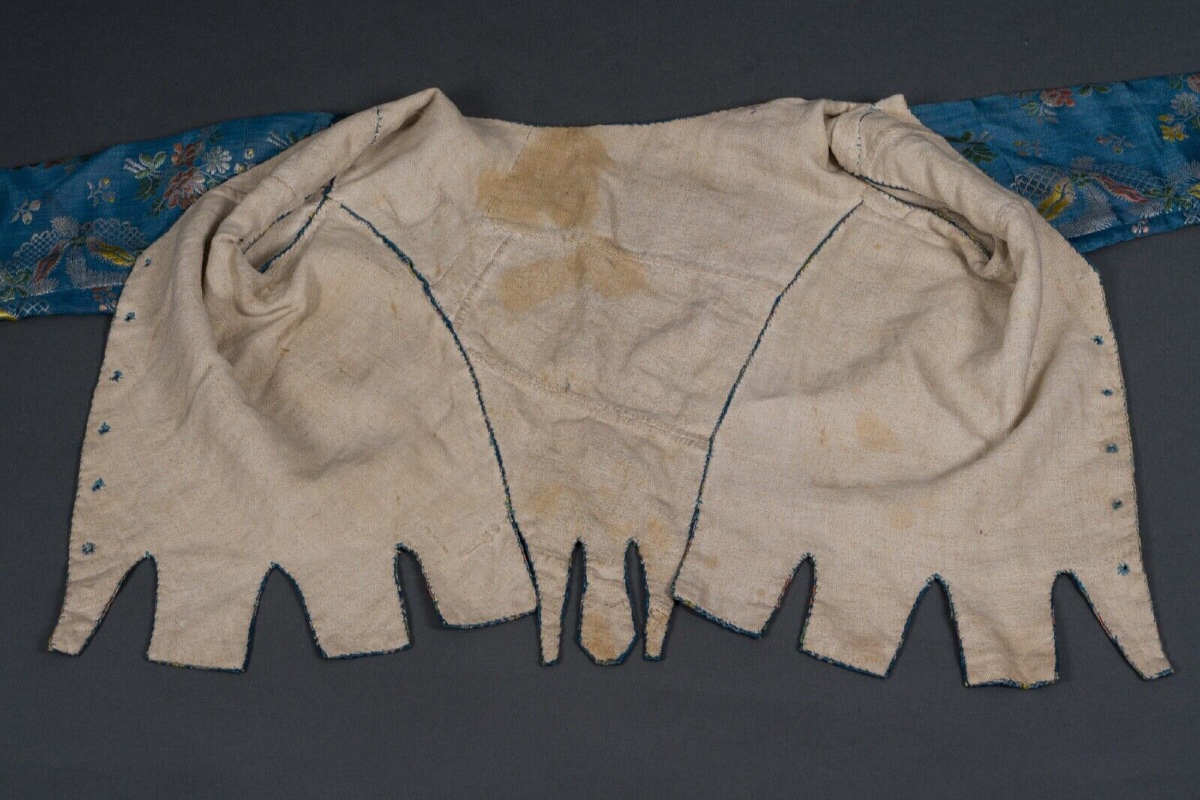 17th Or 18th Century Bolero Jacket With Hand-embroidered Floral And Lace Decoration-photo-5