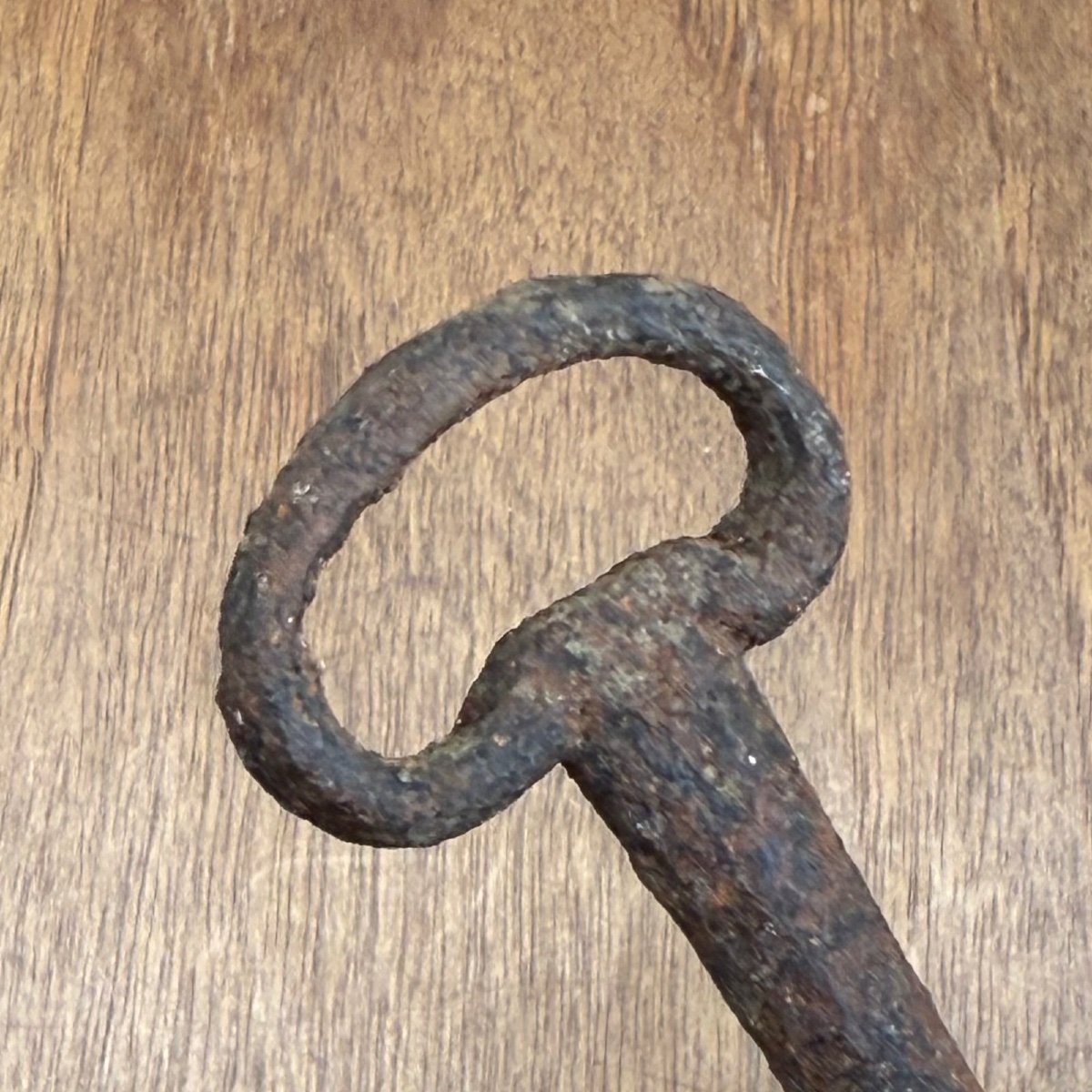 Clé Haute Époque en fer forgé-photo-1