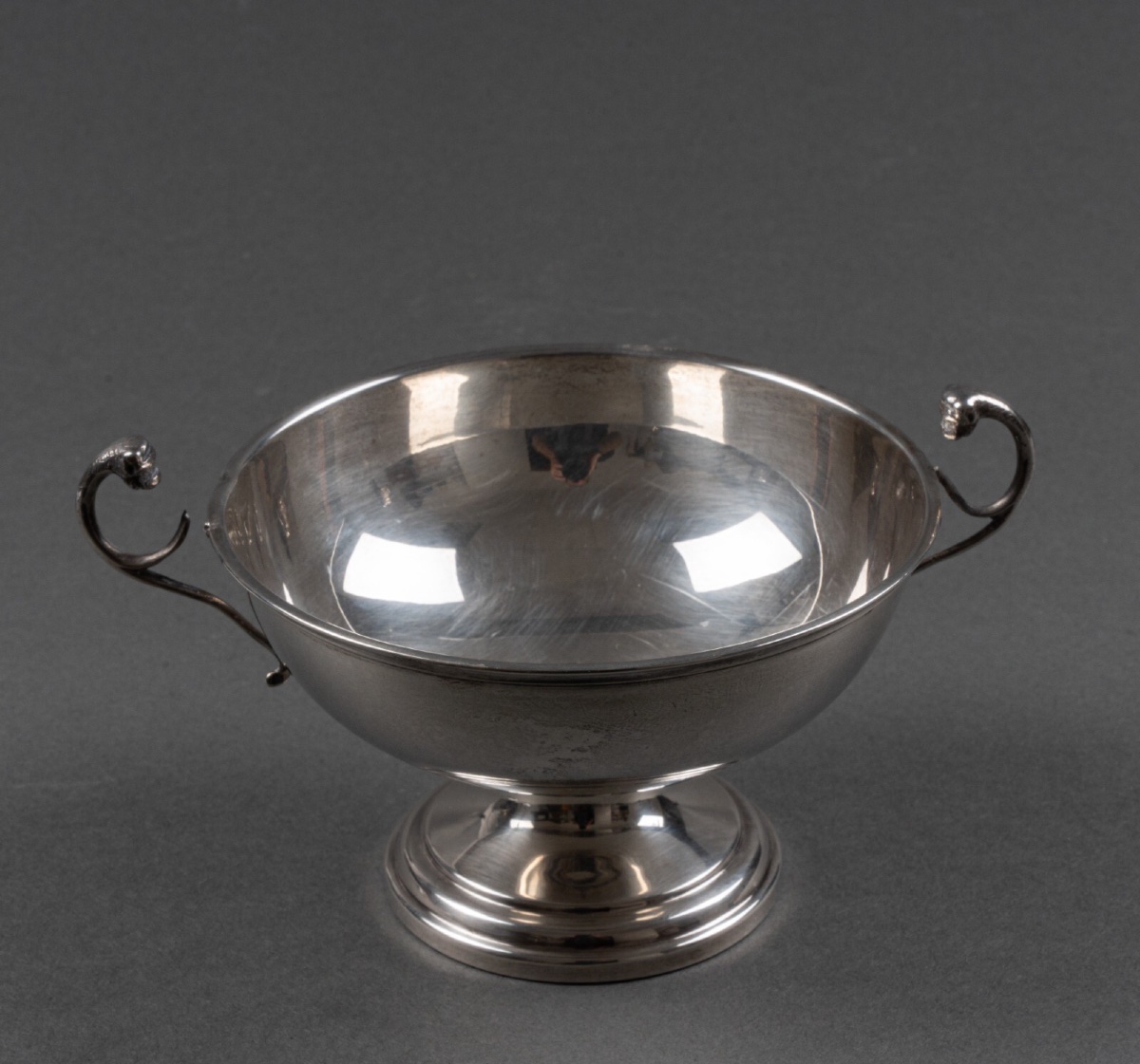 Silver Wedding Shower Pedestal Bowl With Animal Head Sockets-photo-3