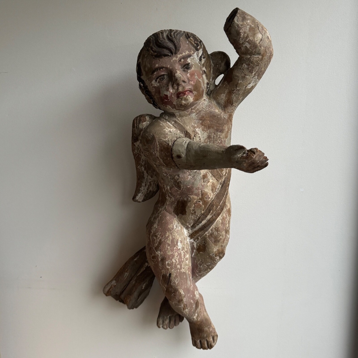 Angelot en bois sculpté polychrome XVIIe-photo-1