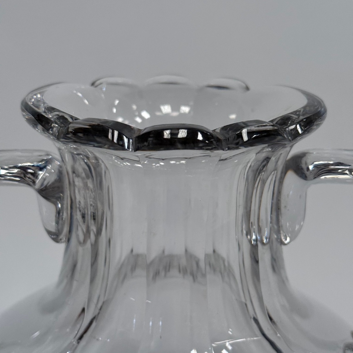 Vase en cristal avec anses Baccarat XIXe pans coupés-photo-2