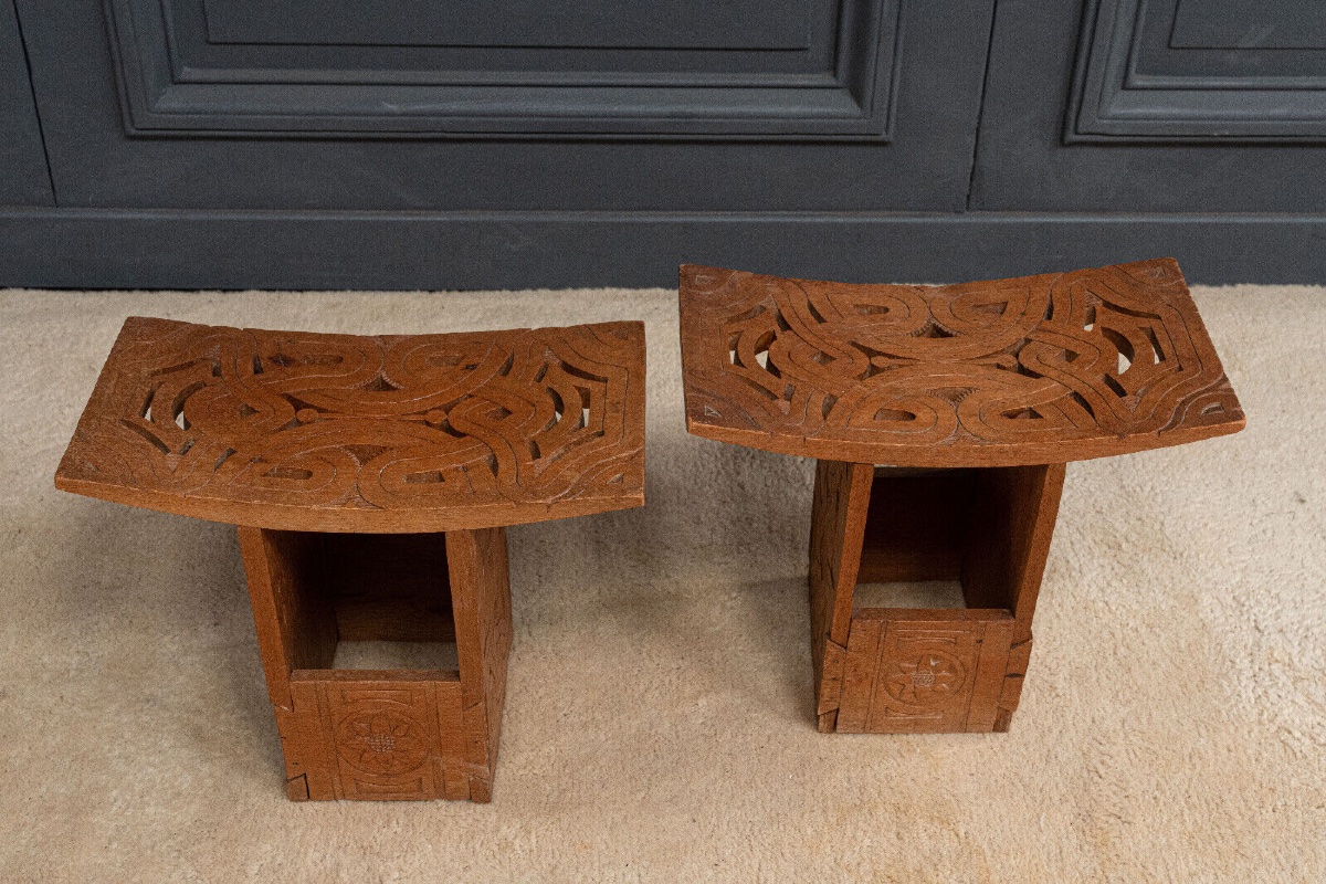 Paire de tabourets orientaux en bois sculpté ajouré XXe-photo-2