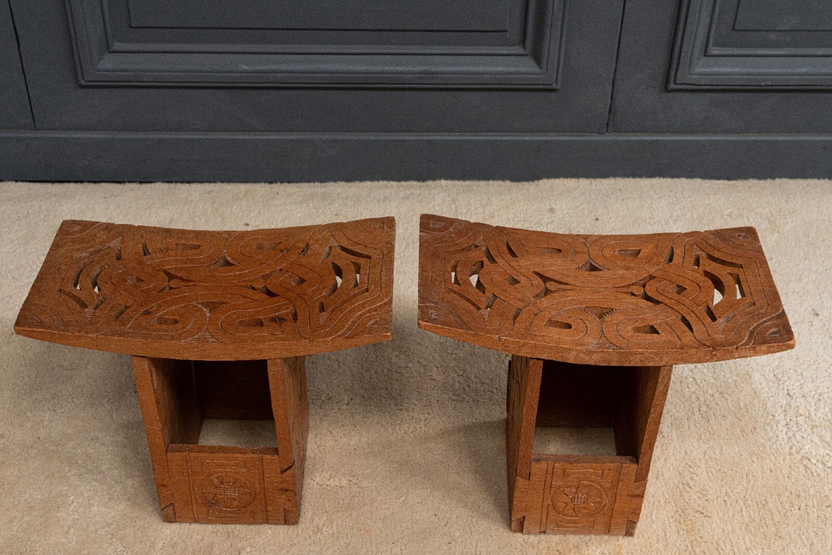 Paire de tabourets orientaux en bois sculpté ajouré XXe-photo-1