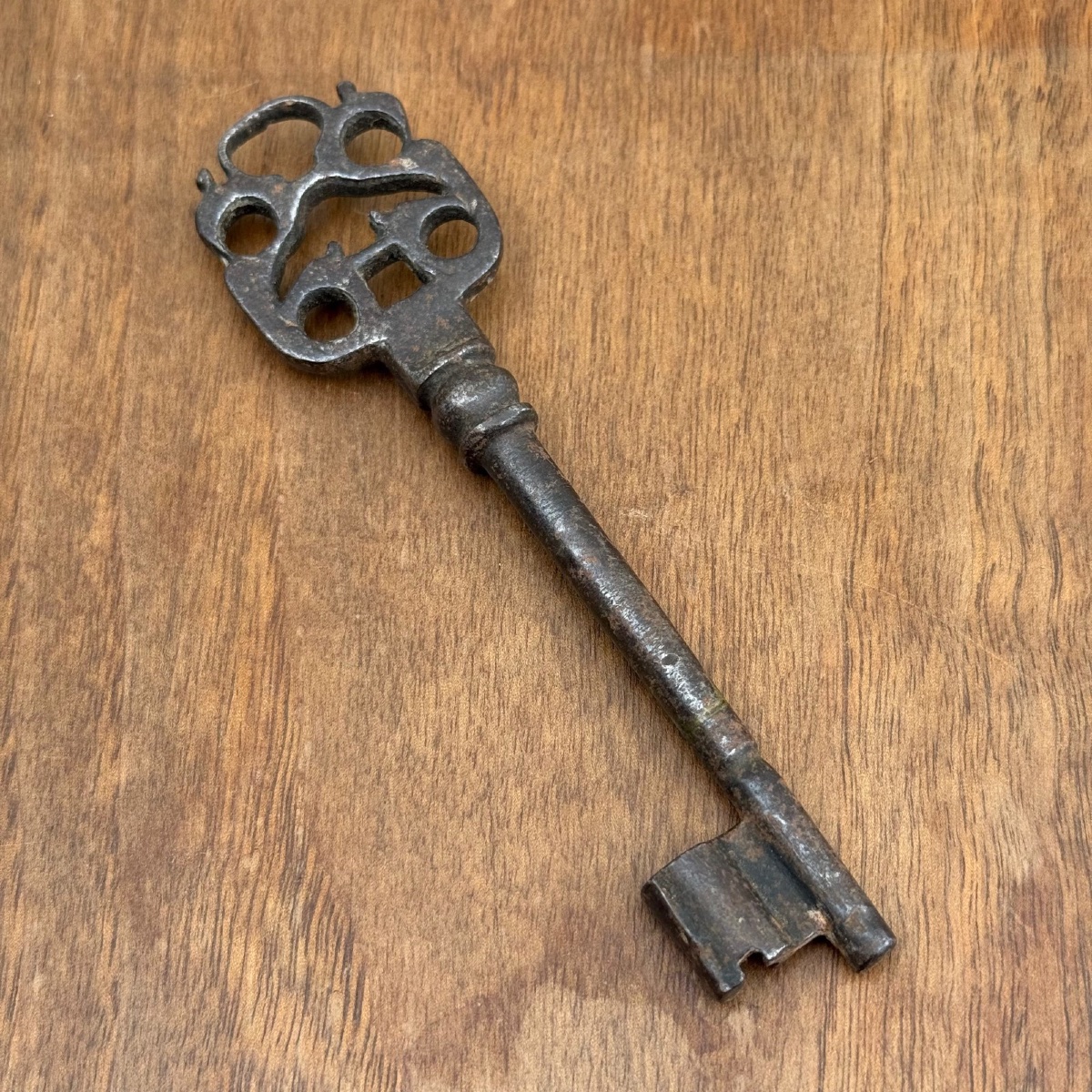 17th Century Wrought Iron Key-photo-3