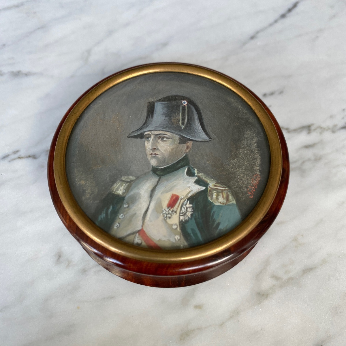 Boite ronde en loupe ornementée d'une miniature de l'Empereur par Siopond-photo-2