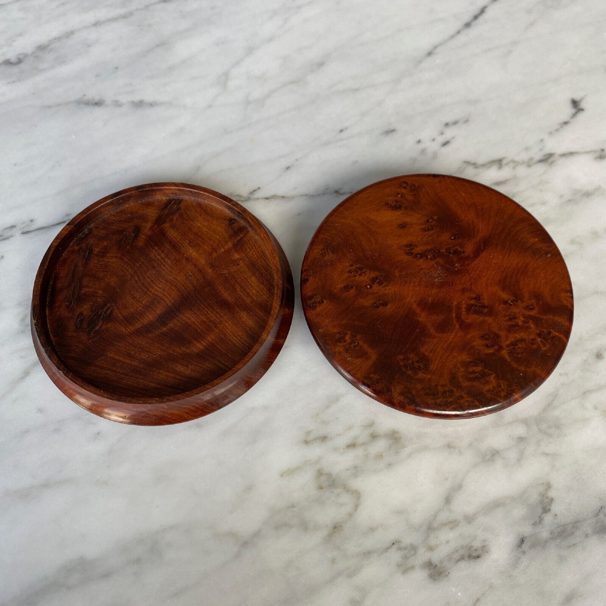 Boite ronde en loupe ornementée d'une miniature de l'Empereur par Siopond-photo-1