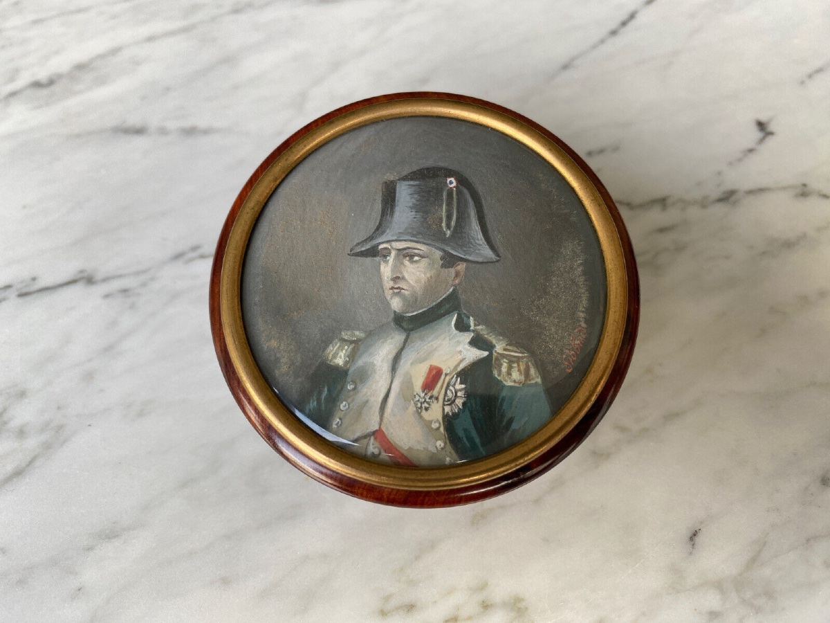 Boite ronde en loupe ornementée d'une miniature de l'Empereur par Siopond-photo-2