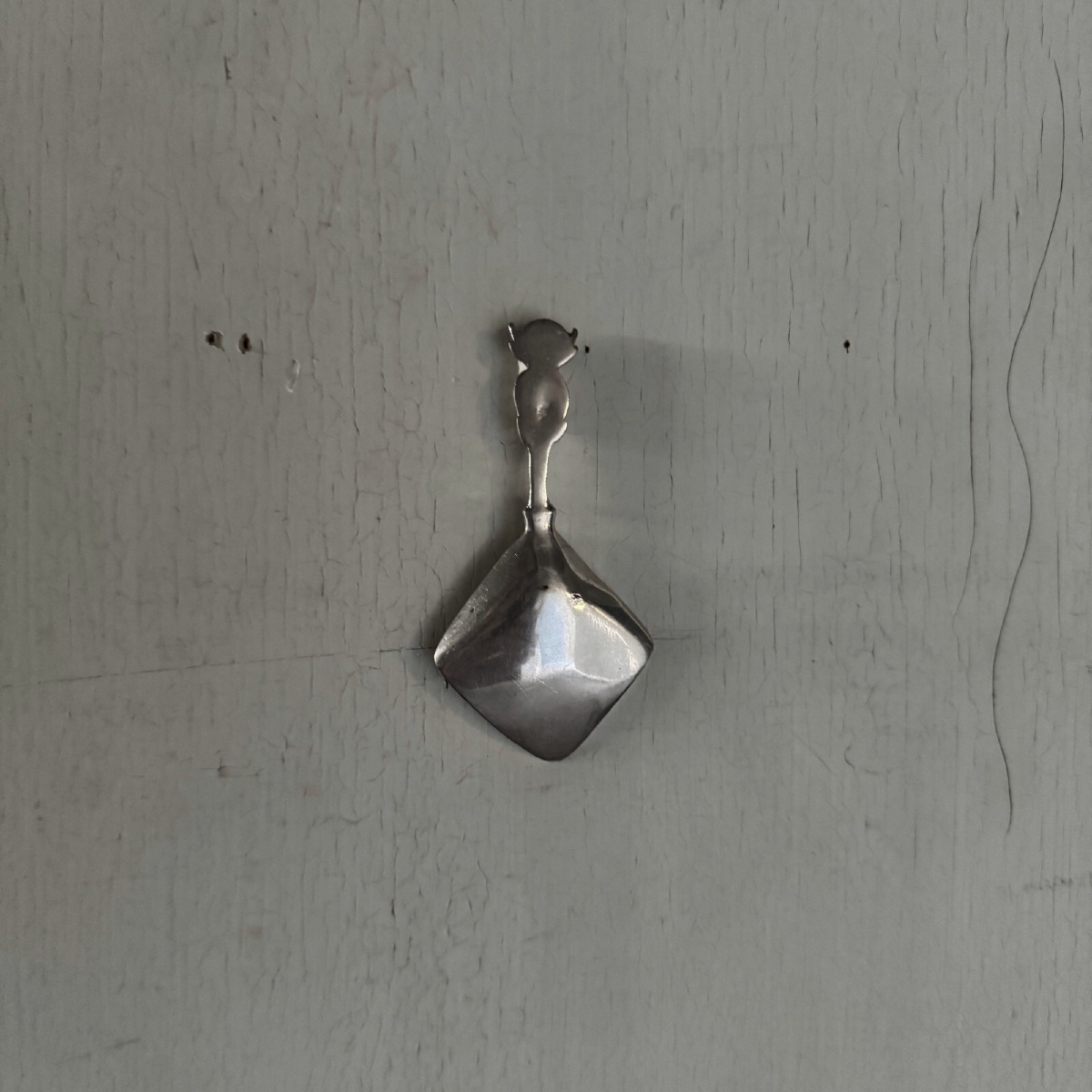 Cuillère en argent ornementée d'un démon-photo-3