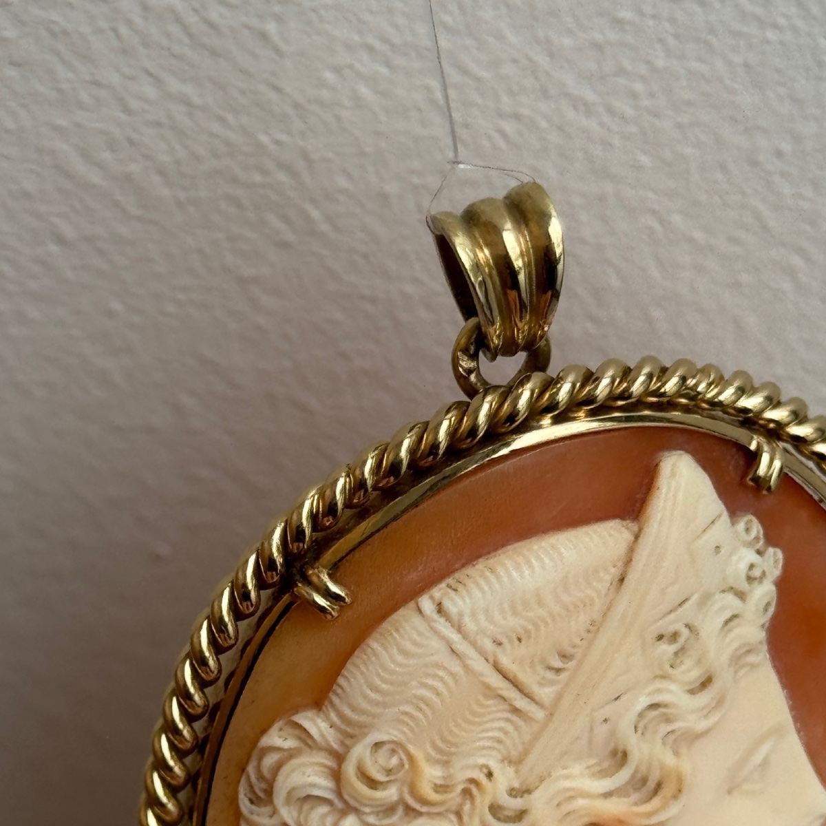 Gold-mounted Cameo Pendant Depicting A Female Profile In The Antique Style, Late 19th Century-photo-4