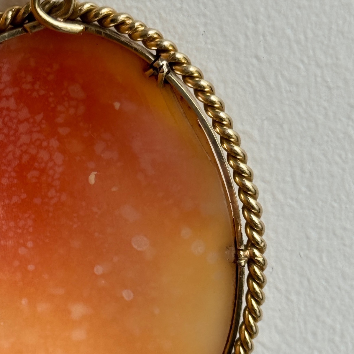 Gold-mounted Cameo Pendant Depicting A Female Profile In The Antique Style, Late 19th Century-photo-1